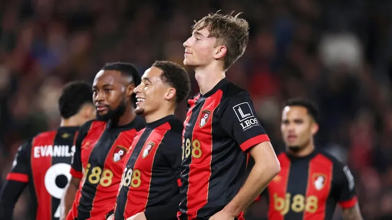 Bournemouth tiếp tục “sở thích” gây bất ngờ cho những vị khách nổi tiếng đến sân Vitality.