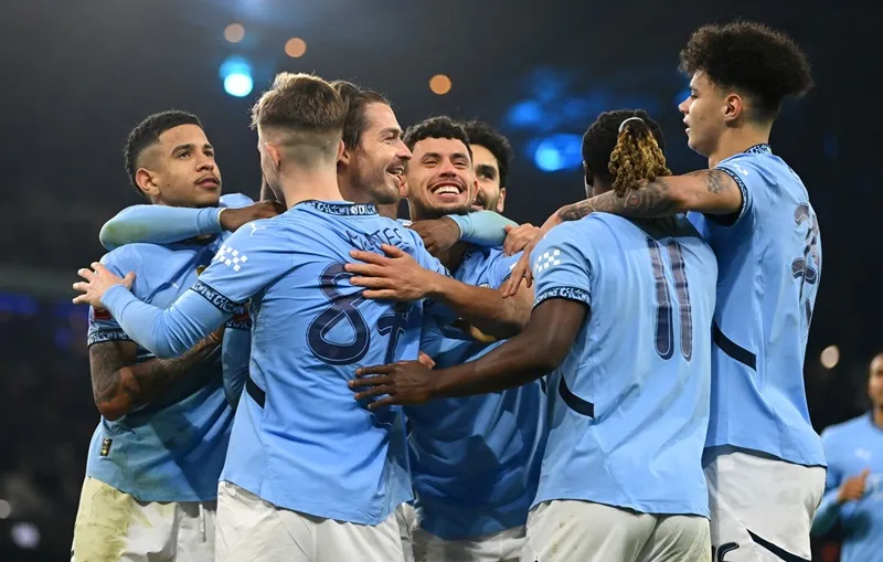 Man.City phô diễn sức mạnh khi hủy diệt đội bóng hạng 4 Salford City với tỷ số 8-0.