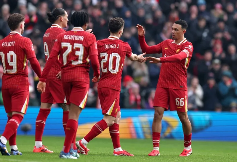 Trent Alexander-Arnold tỏa sáng giúp Liverpool thắng 4-0 trước Accrington ở vòng 3 FA Cup.