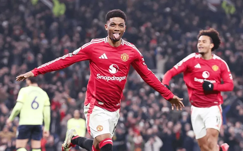 Amad Diallo ghi hat-trick trong 12 phút cuối giúp Man.United ngược dòng thắng Southampton 3-1.
