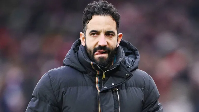 HLV Ruben Amorim cho thấy ông đang chịu áp lực rất lớn vì chưa thể thay đổi Man.United.