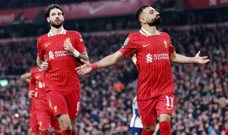 Liverpool đánh bại Tottenham 4-0 ở trận bán kết để vào chung kết Cúp Liên đoàn.