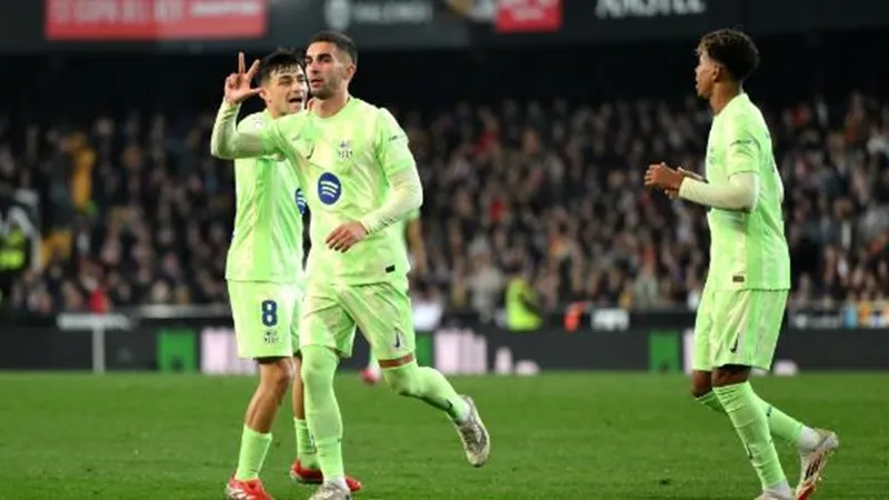 Ferran Torres lập hat-trick dẫn dắt Barcelona hùng mạnh hủy diệt Valencia 5-0.