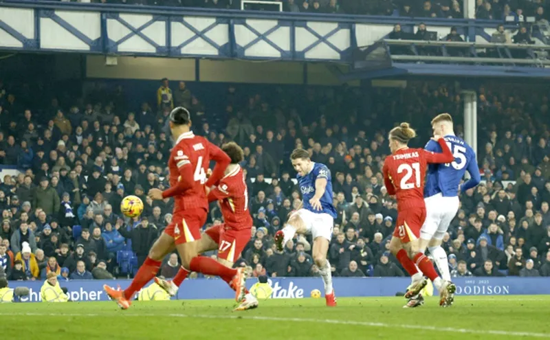 James Tarkowski 1.jpg