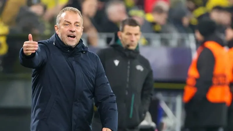 HLV Hansi Flick muốn cầu thủ Barcelona thể hiện hết năng lực trong lối chơi hơn là sa đà tranh cãi các tiểu tiết.