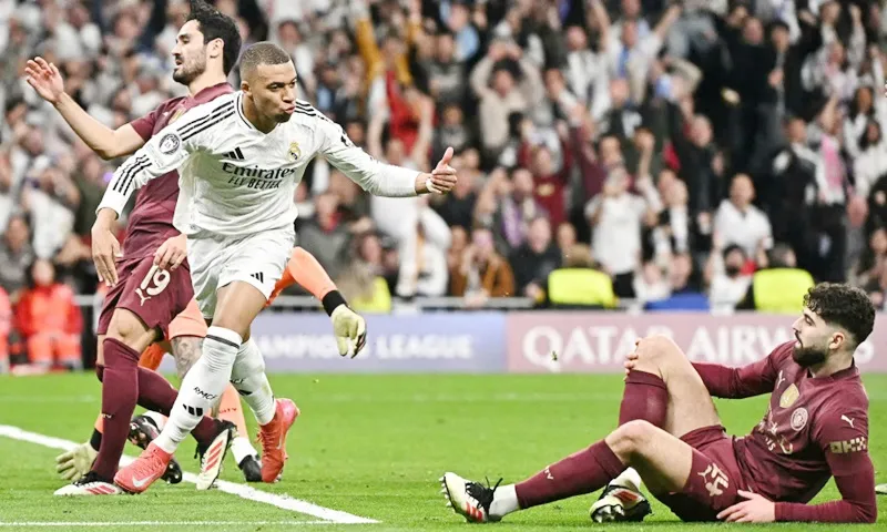 Kylian Mbappe ghi hat-trick giúp Real Madrid nhấn chìm Man.City 3-1.