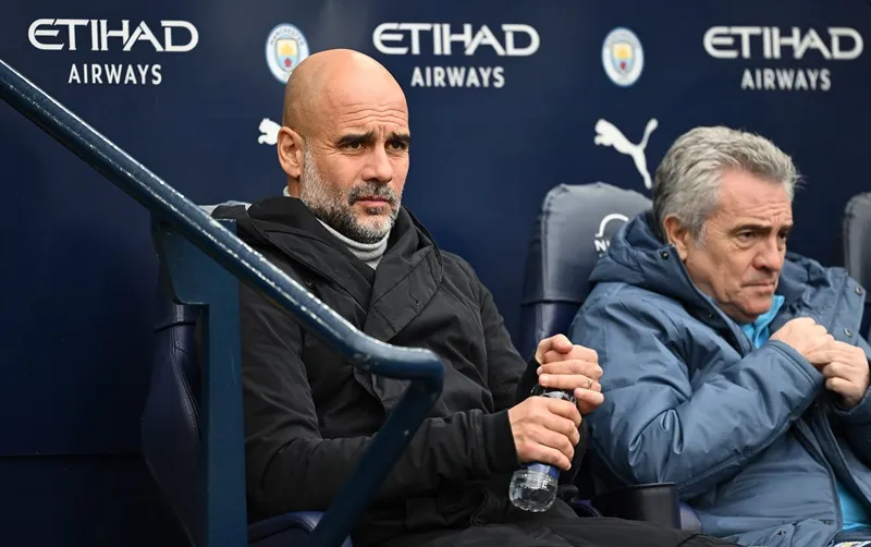 HLV Pep Guardiola chứng kiến Man.City bỏ lỡ cơ hội trở lại tốp 4 khi bị Brighton cầm hòa 2-2 tại Etihad.