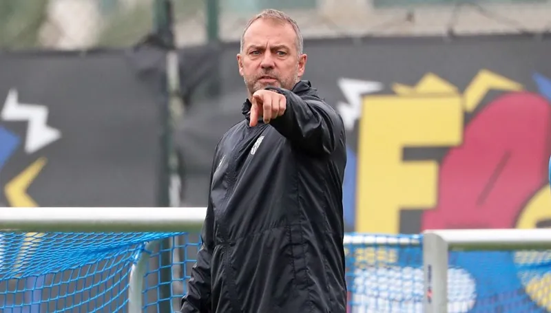 HLV Hansi Flick biết rõ Barcelona đang ở vị trí tuyệt vời nhưng muốn giữ cho một đội trẻ luôn vững vàng và tập trung.