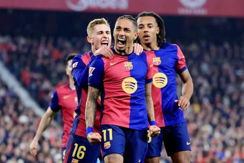 Raphinha là nguồn cảm hứng lớn nhất của Barcelona với 26 bàn thắng và 19 kiến tạo trong 40 trận.