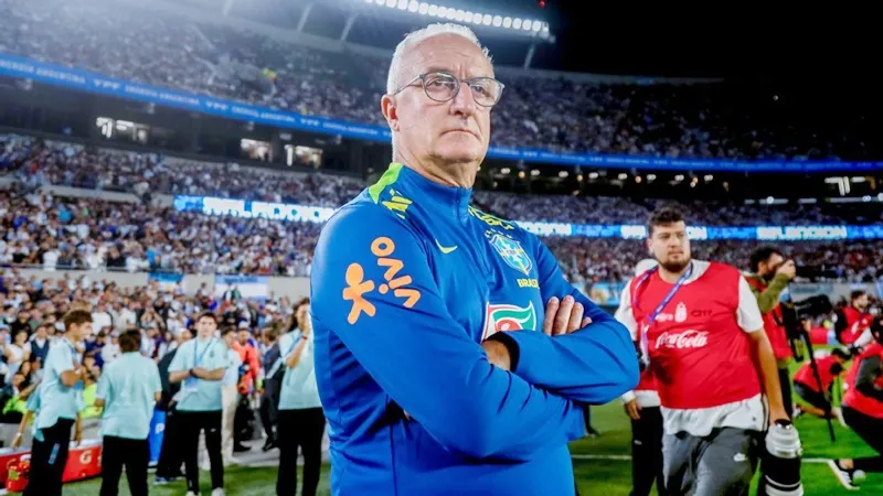 Liên đoàn bóng đá Brazil (CBF) đã sa thải HLV trưởng đội tuyển quốc gia Dorival Junior.