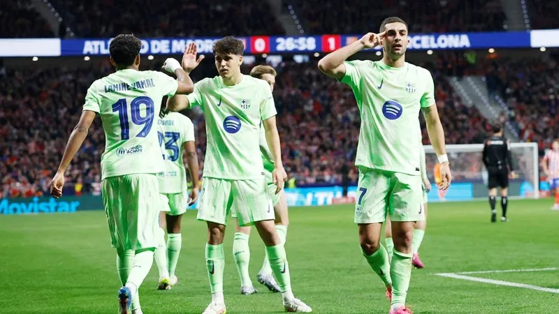 Barcelona mơ về “cú ăn ba” sau khi thiết lập trận El Clasico với Real Madrid ở chung kết Copa del Rey.