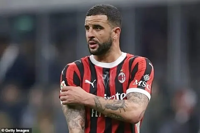 Kyle Walker tiết lộ không thể từ chối cơ hội chơi cho Milan