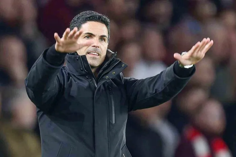 HLV Mikel Arteta tin Arsenal không thể bị chệch hướng vì mất trung vệ chủ chốt Gabriel.