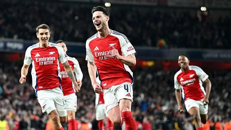 Arsenal thắng 3-0 trước Real Madrid và tiến sát vòng bán kết lần đầu tiên kể từ năm 2009.