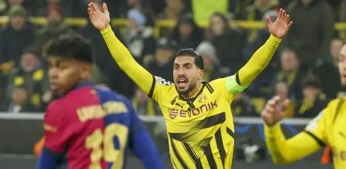 Emre Can đã chỉ trích gay gắt các đồng đội sau khi họ bị chủ nhà Barcelona đè bẹp 0-4.