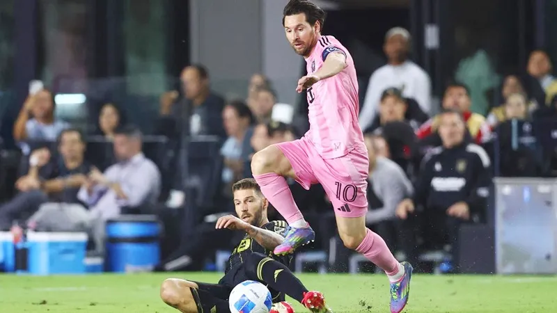 Lionel Messi bùng nổ giúp Inter Miami thắng ngược chung cuộc 3-2 trước Los Angeles FC.