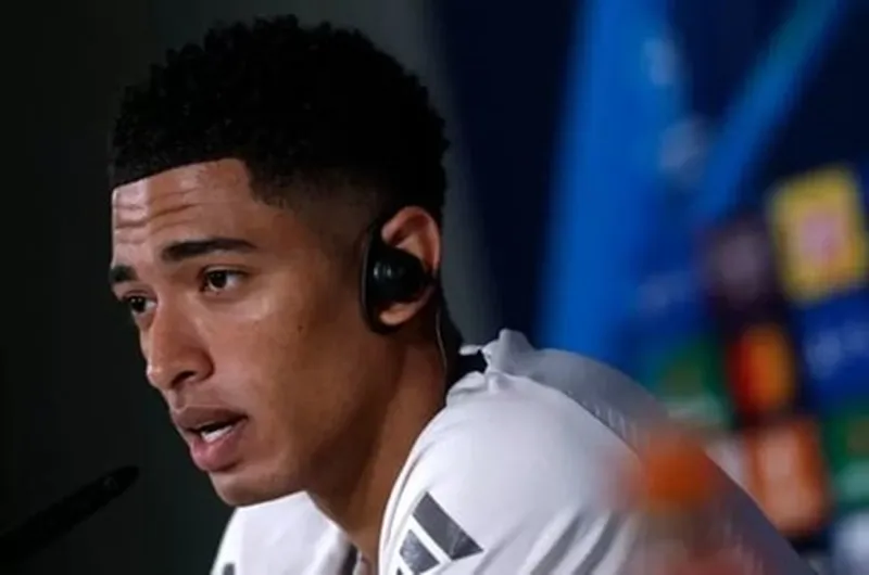 Jude Bellingham phát biểu trong buổi họp báo trước trận đấu với Arsenal