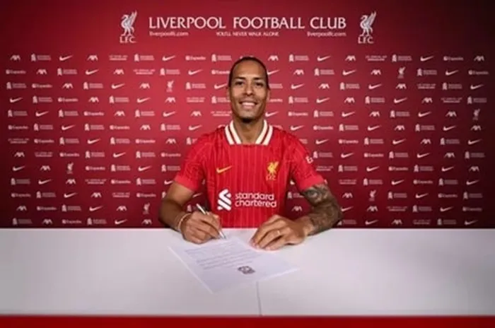 Virgil van Dijk vui mừng ký hợp đồng thêm 2 năm
