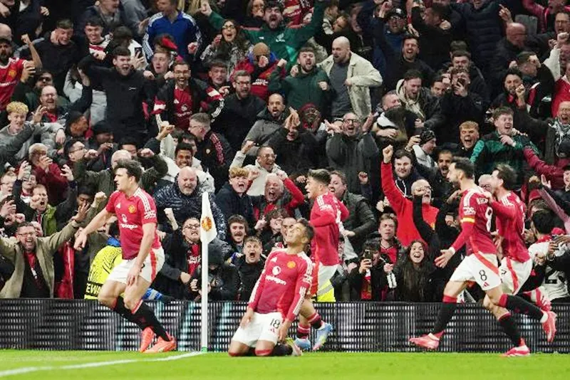 Man.United có màn lội ngược dòng điên rồ để đánh bại Lyon 5-4 trong hiệp phụ.