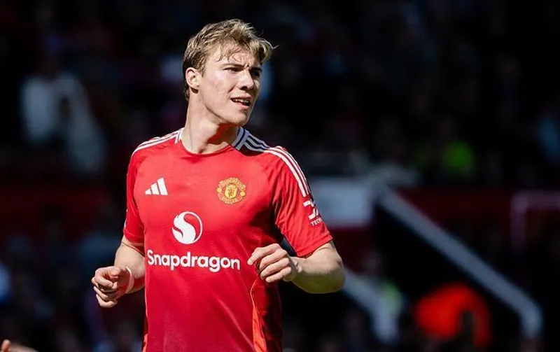 Rasmus Hojlund chỉ ghi được 1 bàn trong gần 30 giờ thi đấu và chỉ có 3 bàn tại Premier League trong cả mùa giải.