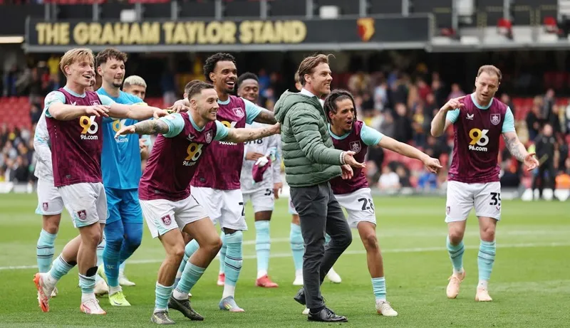 Burnley là CLB thứ 3 mà HLV Scott Parker giúp thăng hạng lên Premier League.