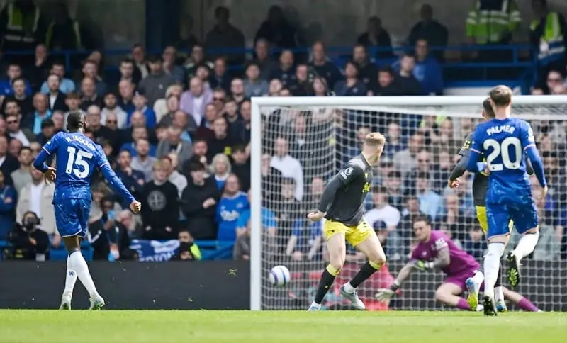 Nicolas Jackson (15) ghi bàn quyết định cho Chelsea