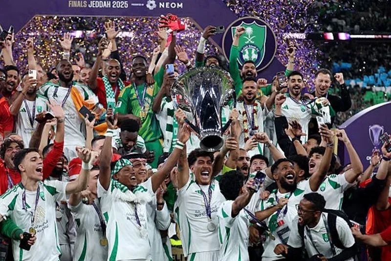 Đội trưởng Firmino nâng cao chiếc cúp C1 châu Á danh giá cho Al-Ahli