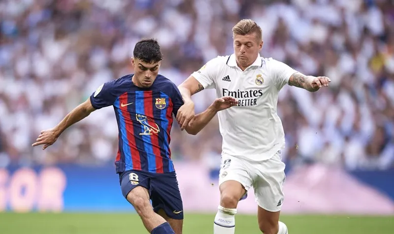 Toni Kroos tin rằng Pedri là tiền vệ xuất sắc nhất thế giới và quan trọng nhất với Barcelona.