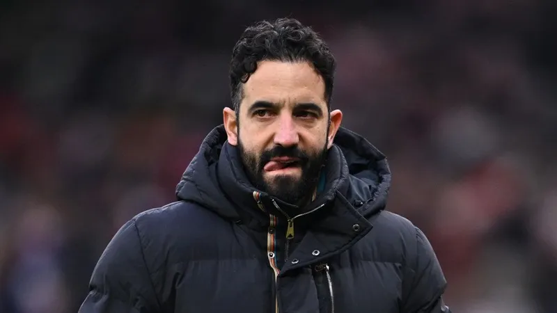 Ruben Amorim tuyên bố vẫn cảm thấy Man.United đang có mùa giải tệ nhất trong 50 năm.