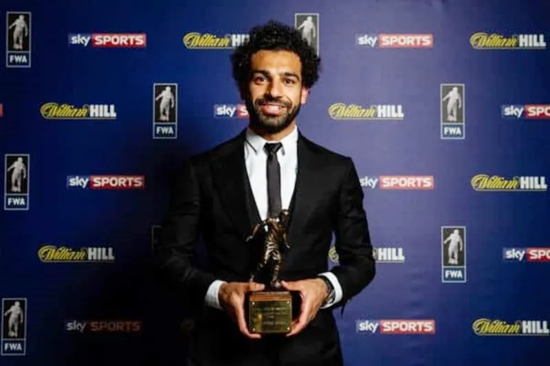 Mohamed Salah cân bằng kỷ lục 3 lần được FWA vinh danh của Thierry Henry.