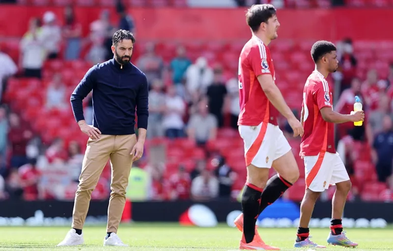 HLV Ruben Amorim cảm thấy xấu hổ sau khi Man.United một lần nữa thua tại Premier League.