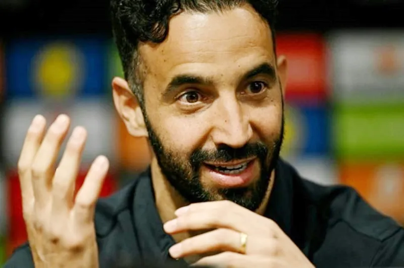 HLV Ruben Amorim sẽ quyết chiến trên sân Chelsea