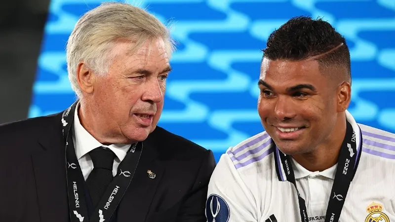 Casemiro giành 2 danh hiệu Champions League và một La Liga trong 3 mùa giải thi đấu dưới quyền Carlo Ancelotti tại Real Madrid.