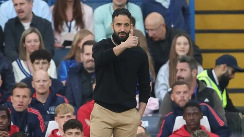 HLV Ruben Amorim khá thư giãn bất chấp Man.United thua 0-1 tại Chelsea vào thứ Sáu.