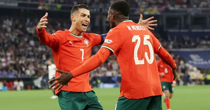 Cristiano Ronaldo dẫn dắt Bồ Đào Nha giành chiến thắng đầu tiên trước tuyển Đức sau 25 năm. 