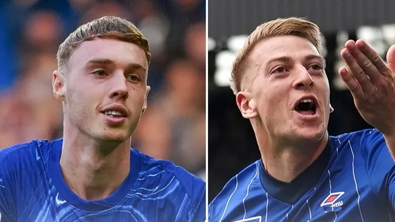 Cole Palmer và tân binh Liam Delap