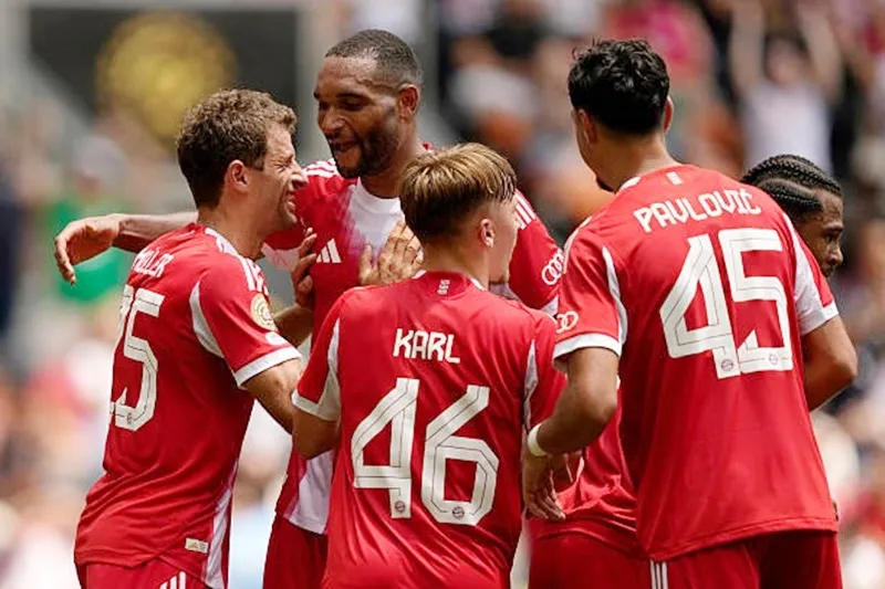 Bayern Munich phô diễn sức mạnh bằng thắng lợi hủy diệt 10-0 trước Auckland City