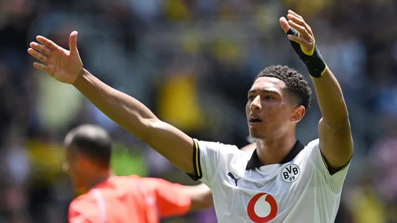 Jobe Bellingham cho biết bàn thắng đầu tiên cho Borussia Dortmund là một trải nghiệm siêu thực.