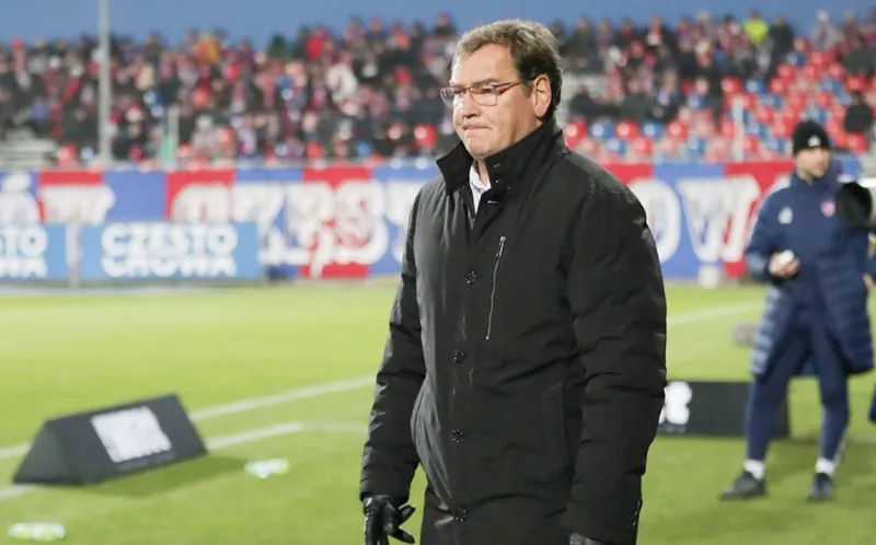 Jan Urban đã được bổ nhiệm làm HLV trưởng đội tuyển Ba Lan thay thế Michal Probierz.