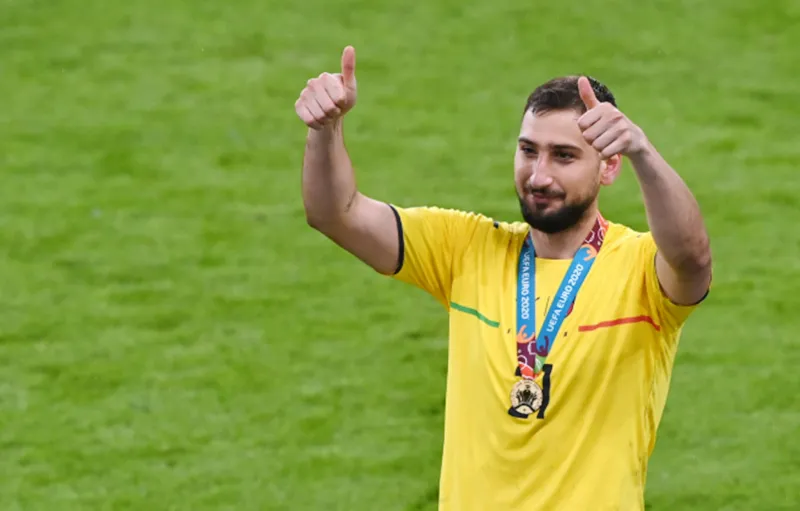 Gianluigi Donnarumma đã đăng một thông báo cho biết anh sẽ rời Paris Saint-Germain.