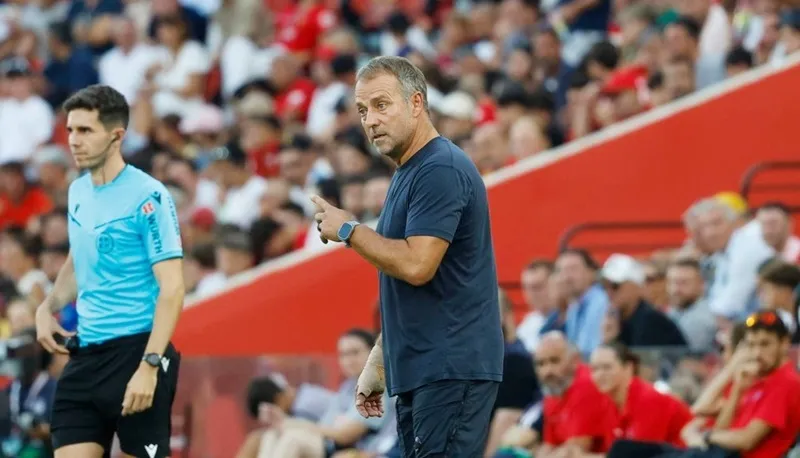 HLV Hansi Flick không nhiều sự hài lòng dù Barcelona thắng 3-0 tại Mallorca.