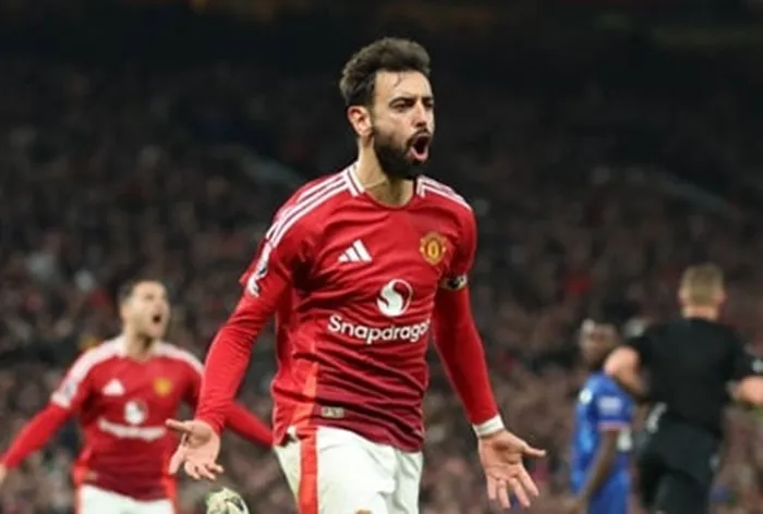 Bruno Fernandes gây chấn động thị trường sau 'cuộc họp kín' về việc rời Man.United