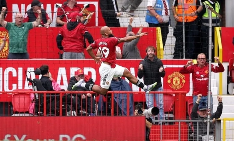 Bryan Mbeumo ăn mừng bàn thắng đầu tiên của mình cho Man United
