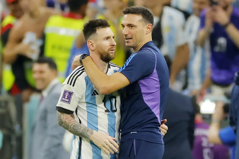 Emotional Scaloni1.jpg