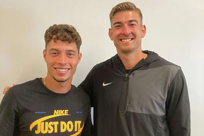 Thủ môn Jonathan Klinsmann (phải) và tiền vệ Sebastian Berhalter góp mặt trong đội hình tuyển Mỹ.