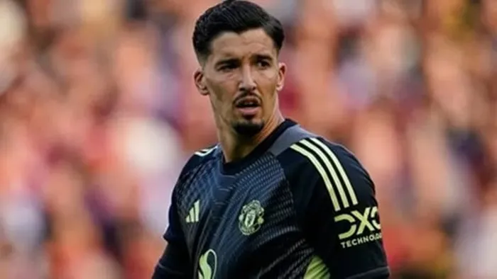 Ruben Amorim hy vọng Altay Bayindir có thể sánh ngang với Van der Sar trong trận derby