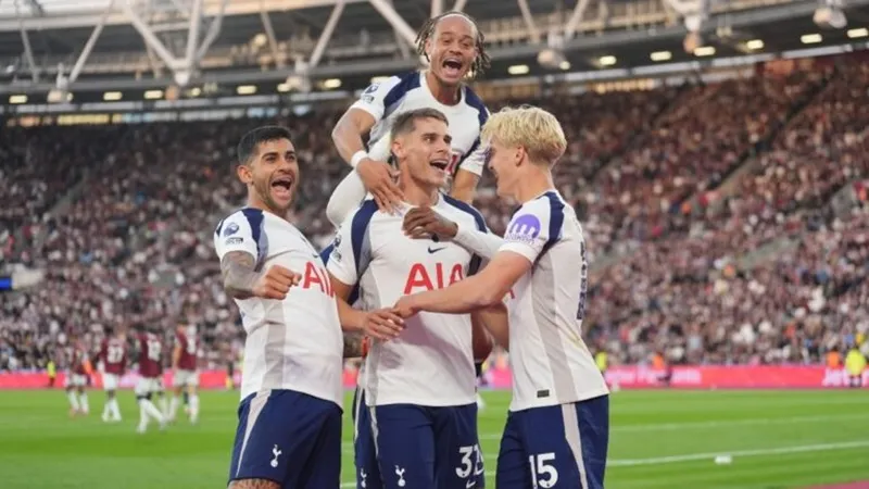 Alejandro Grimaldo.jpg