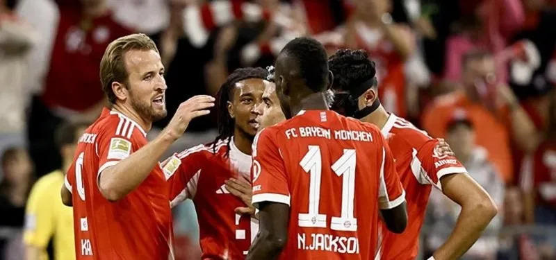 Bayern Munich tiếp tục phong độ hủy diệt với chiến thắng 5-0 trước Hamburger SV.