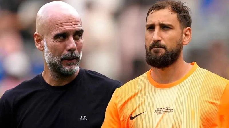 HLV Pep Guardiola và thủ môn Gianluigi Donnarumma