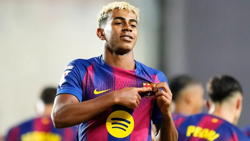 Chàng trai trẻ Lamine Yamal đã có mùa giải rất xuất sắc cùng Barcelona.